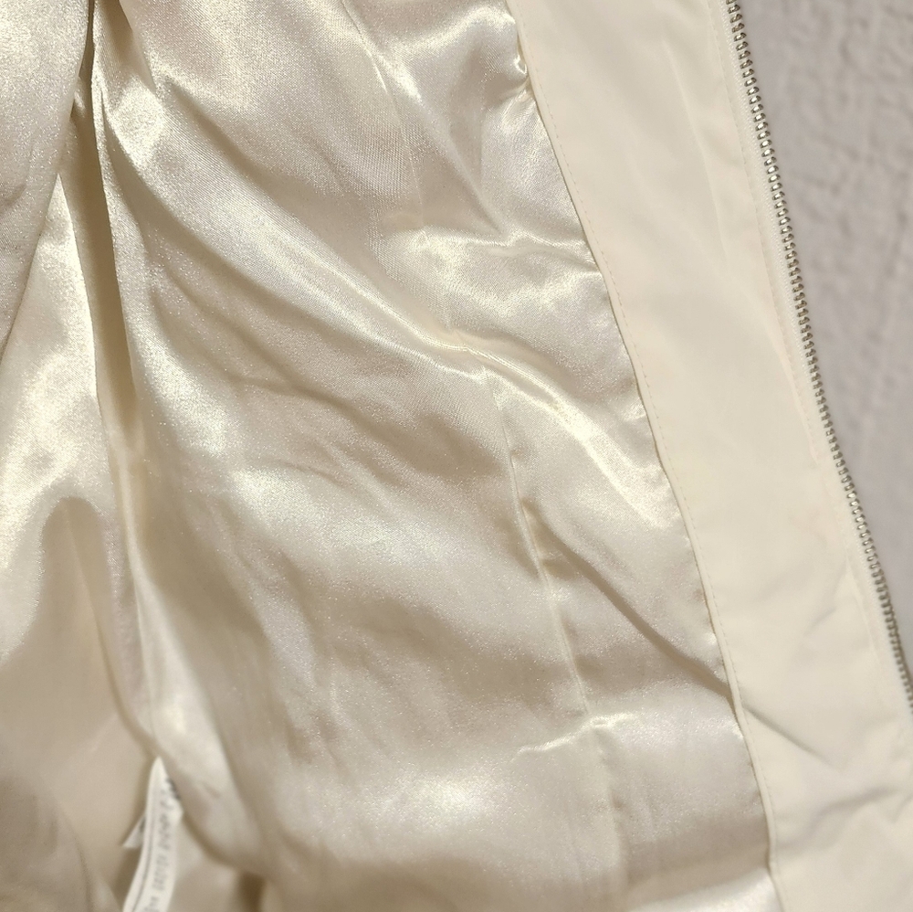 Calvin Klein Quilted Puffer Vest in Ivory / Cream woman girl - Picture 6 of 8